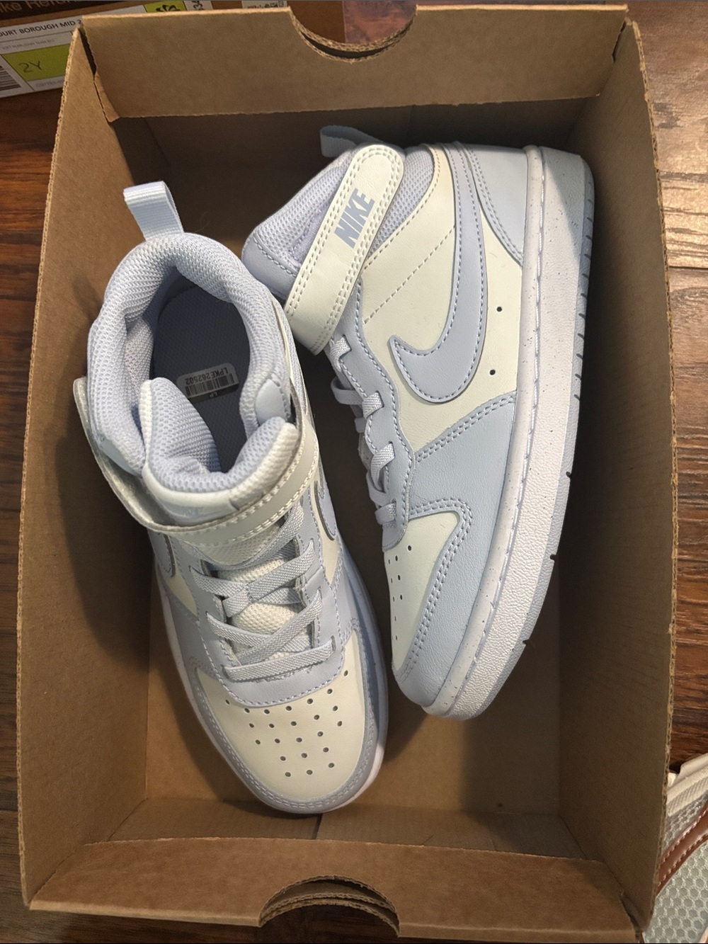 NWT Nike Kids Court Borough Mid 2 High-Top Sneakers in White and Light Blue